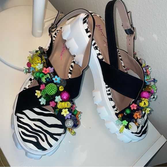 Betsey Johnson Frankee bead embellished platform sandals, size 8.5, NIB - Picture 8 of 12